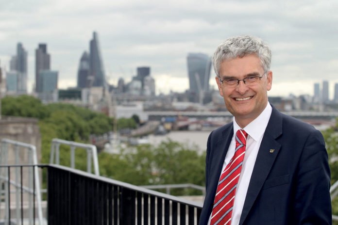 Professeur-Jeremy-Watson
