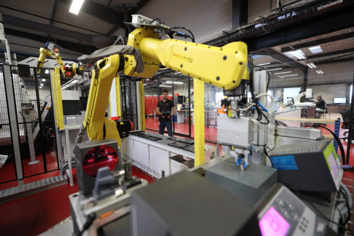 La robotisation est l’un des axes clés de développement identifiés par l’Alliance pour l’industrie du futur. Ici, la nouvelle usine automatisée d’ensembles vissés de JPB Système, à Brie-Comte-Robert.